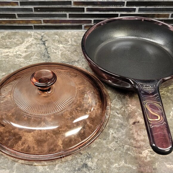 VINTAGE PYREX CORNING 1980s CRANBERRY GLASS VISION VISIONS W/ TEFLON 7” SKILLET - Picture 7 of 12